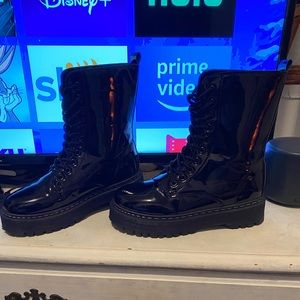 Black chunky combat/ Dr Marten knock off boots